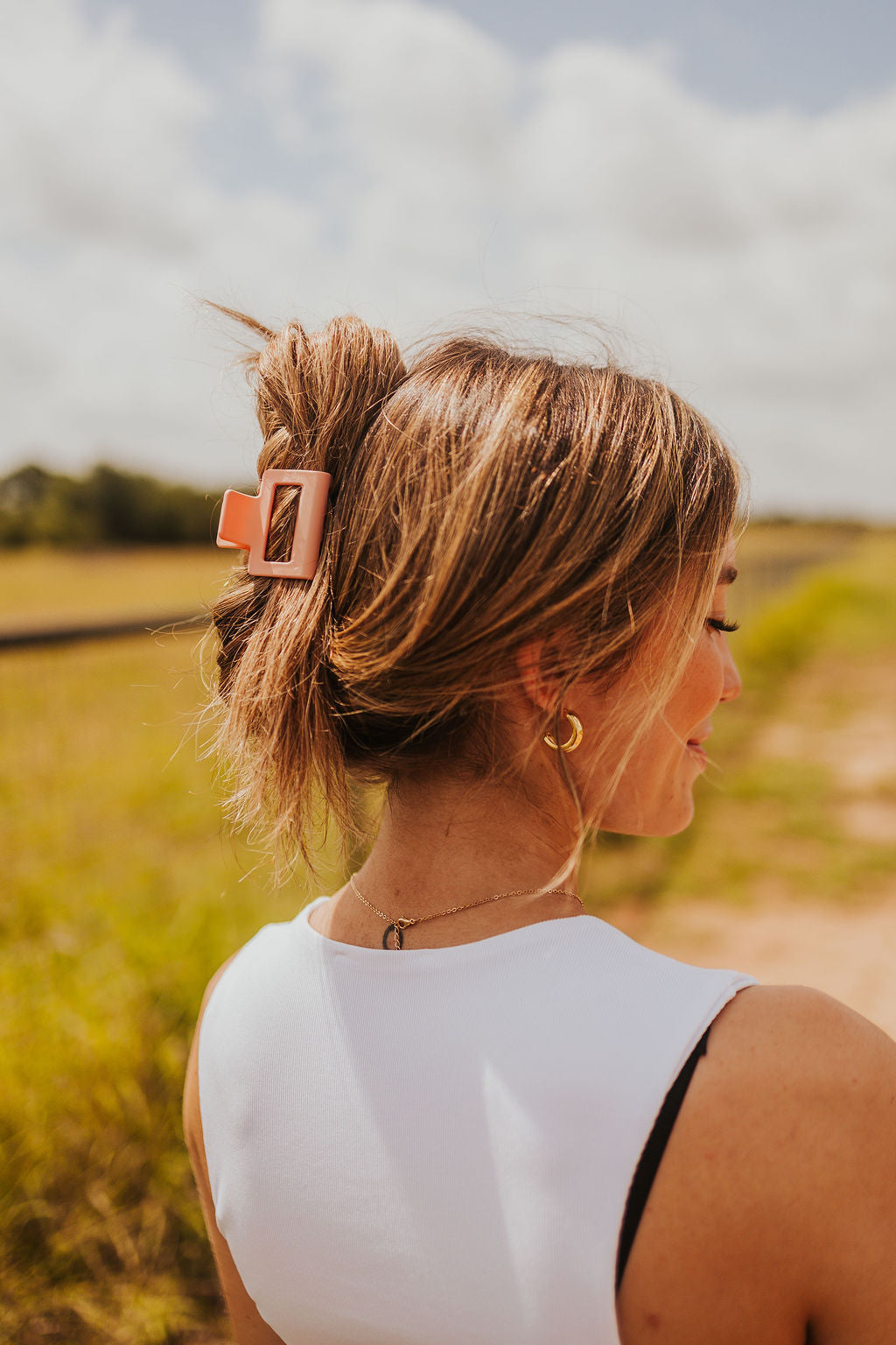 The Scottie Claw Clip in Mellow Peach