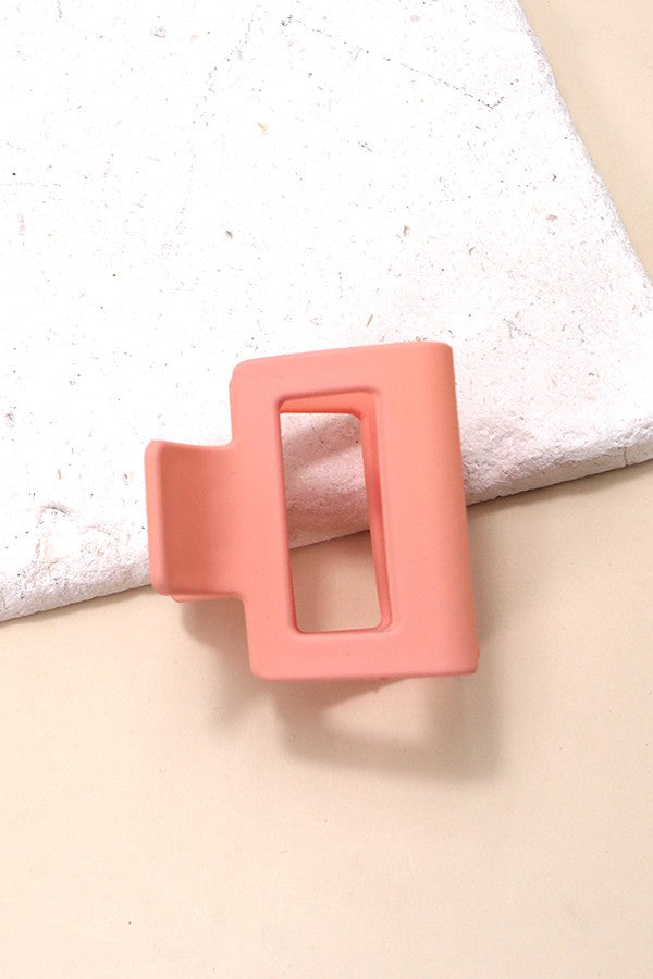 The Scottie Claw Clip in Mellow Peach