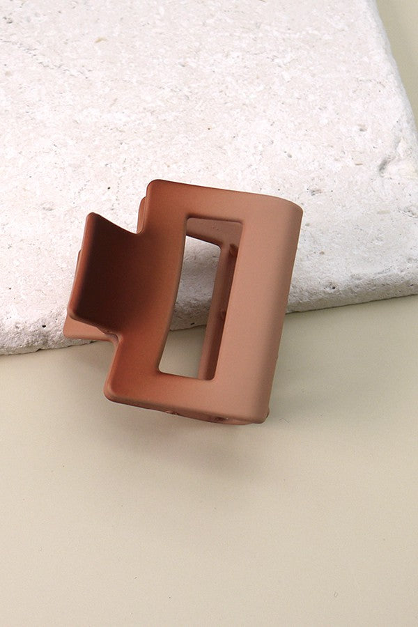 The Scottie Claw Clip in Ombre Brown