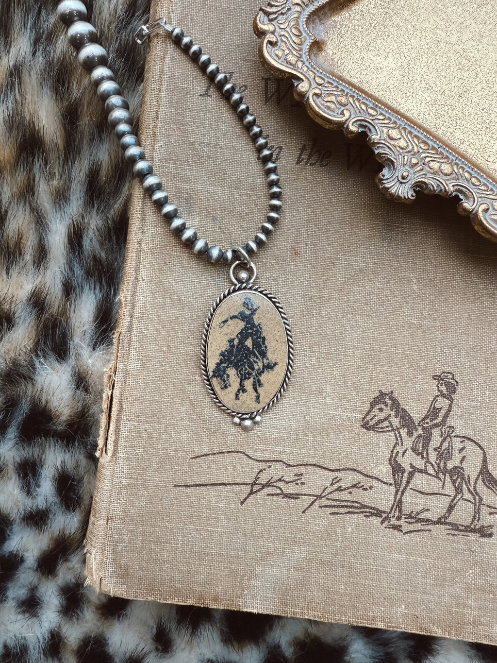 The Broncin pendant
