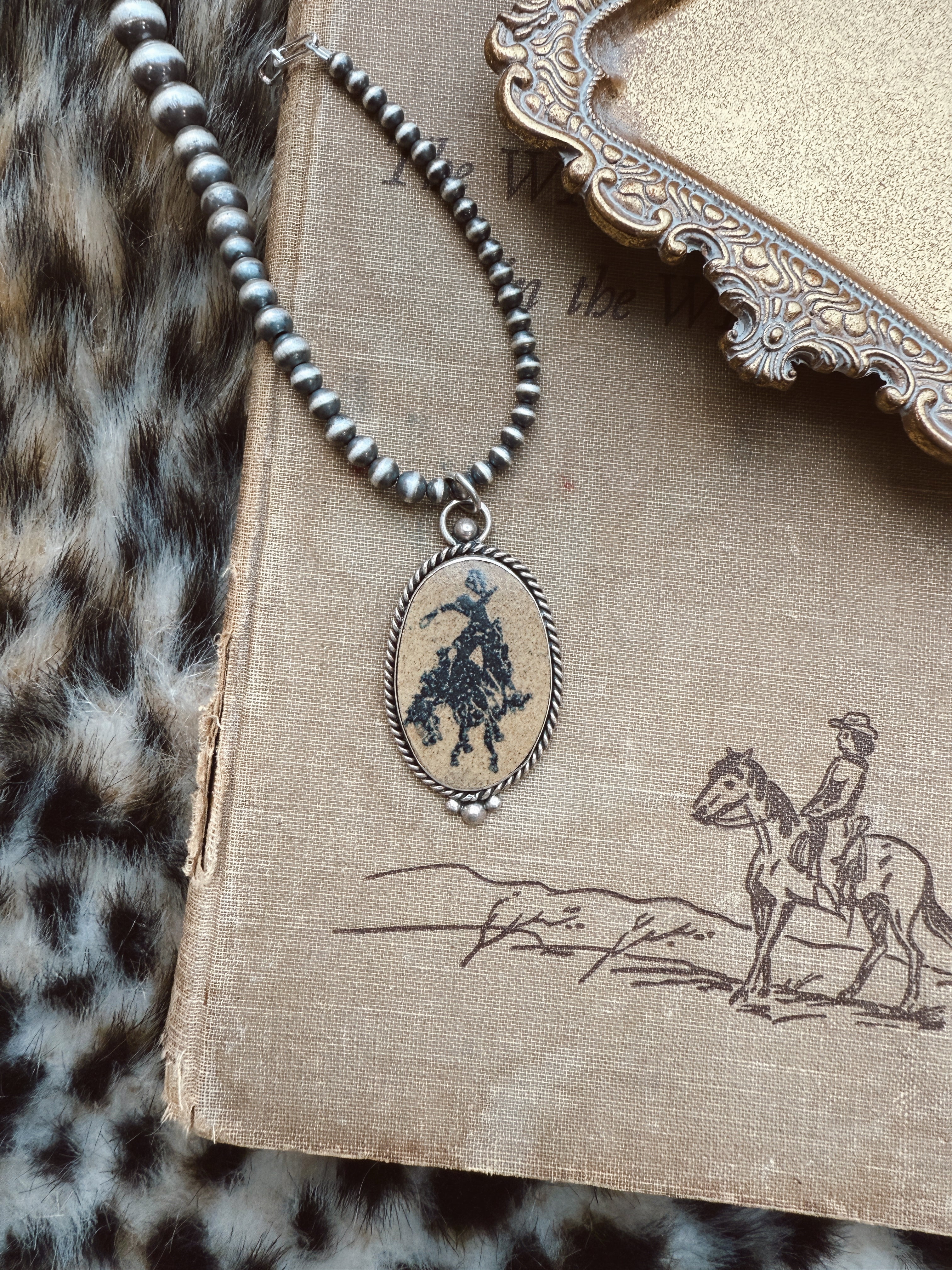 The Broncin pendant