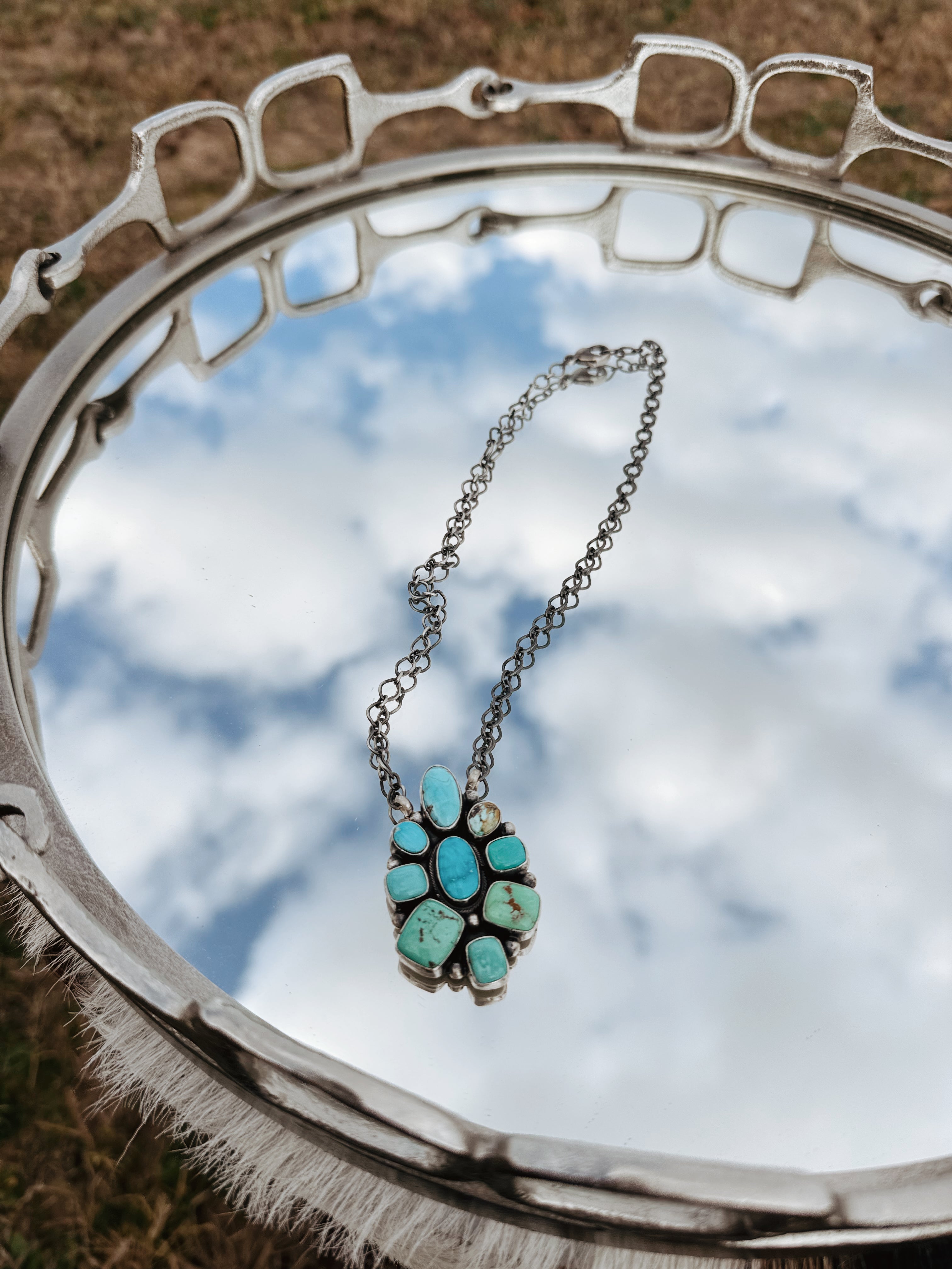 The Avy Necklace
