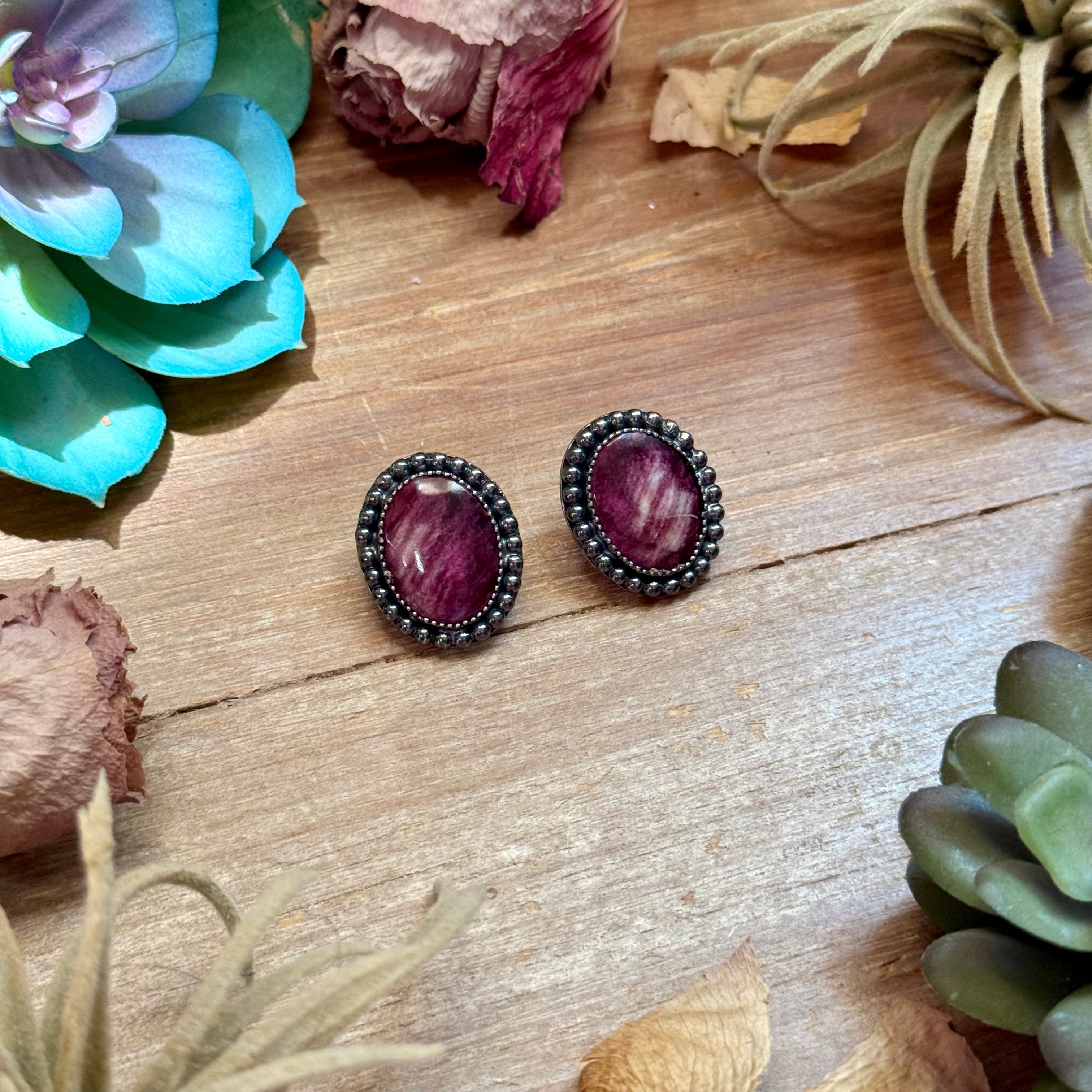MJ Purple Spiny Oyster Oval Stud Earrings