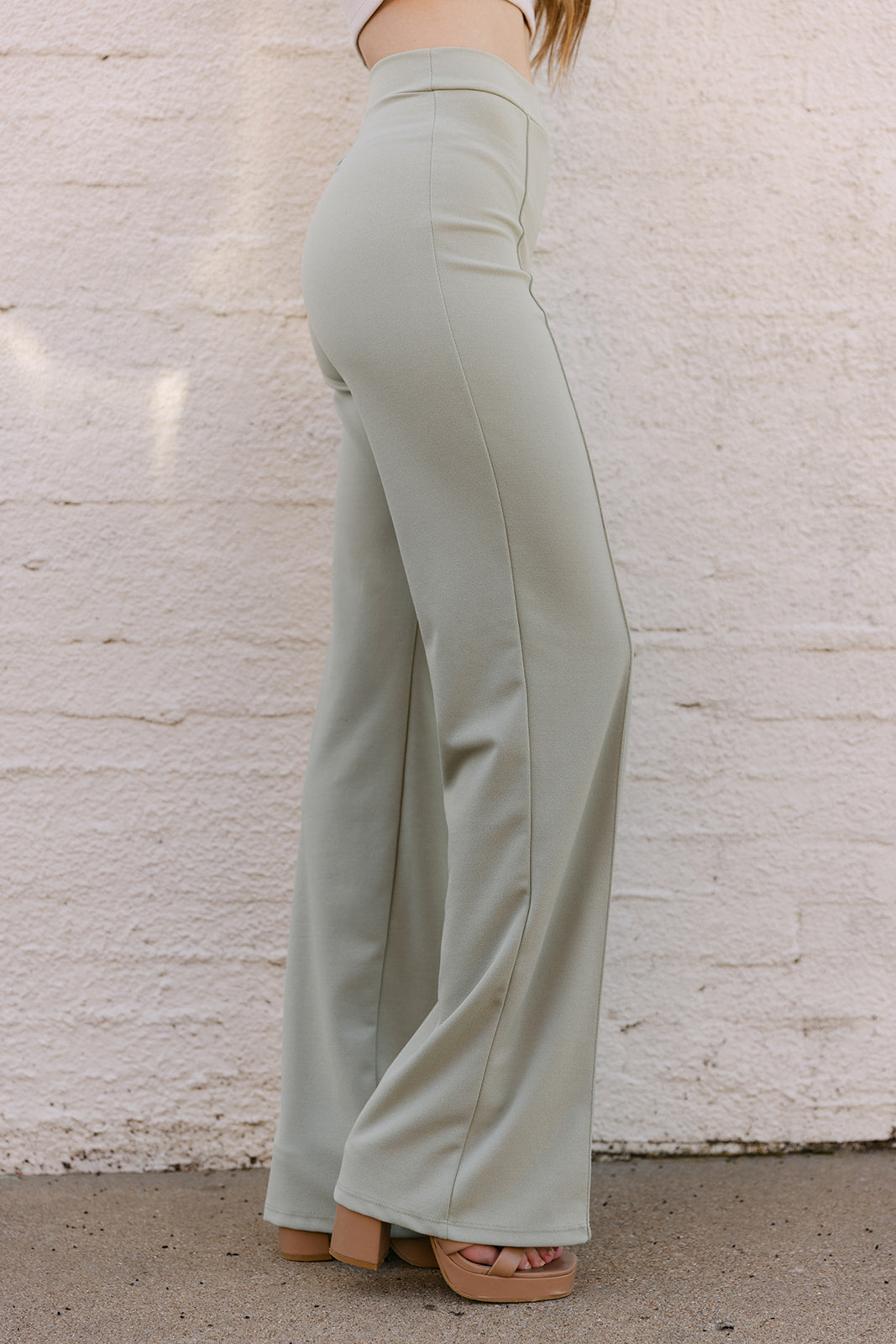 The Zoey Stretch Trouser In Sage