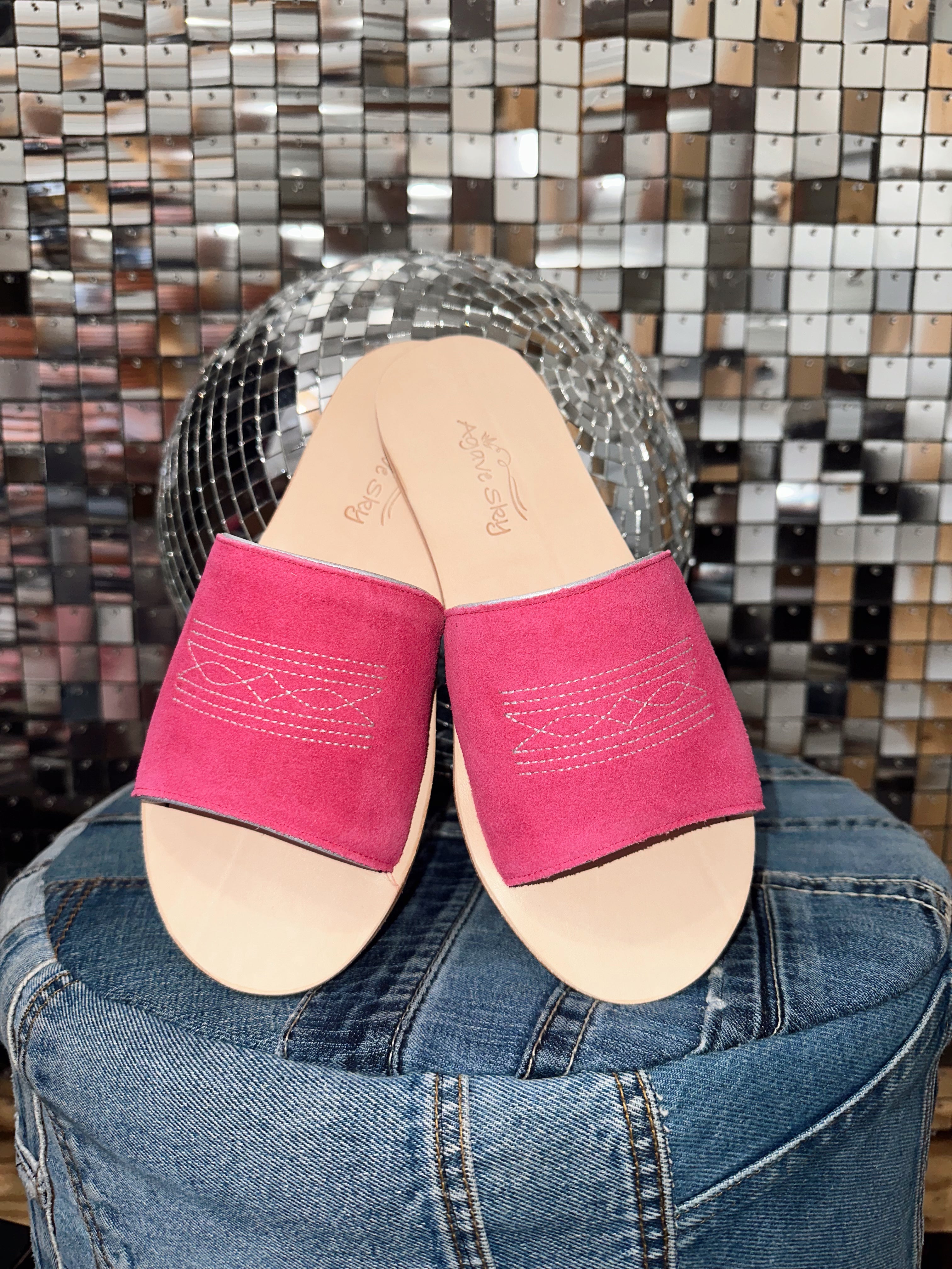 The Boot Stitch Pink Rough Out Sandals size 10