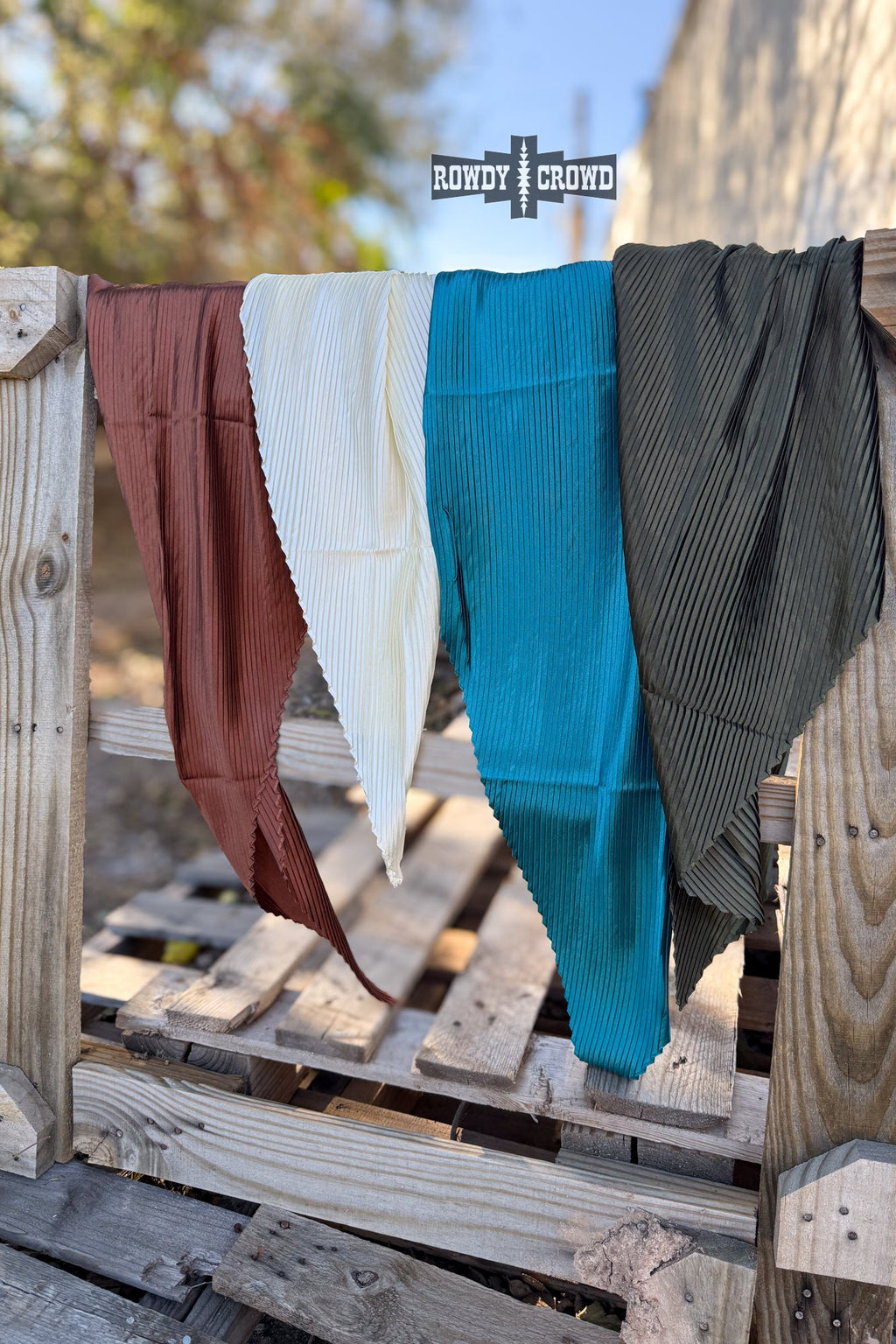 DS Pasadena Pleated Wild Rags