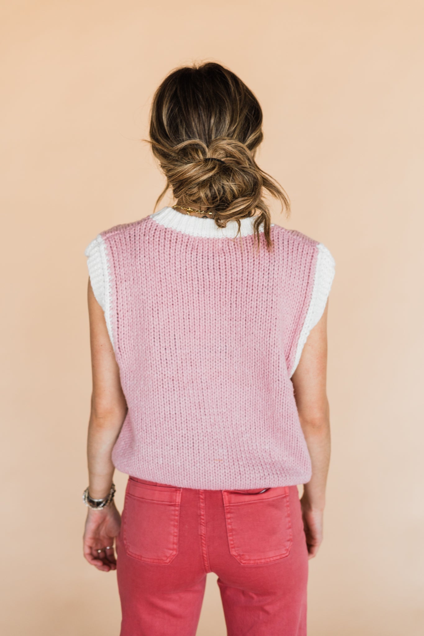 The Woven Horseshoe Sweater Vest in Pink