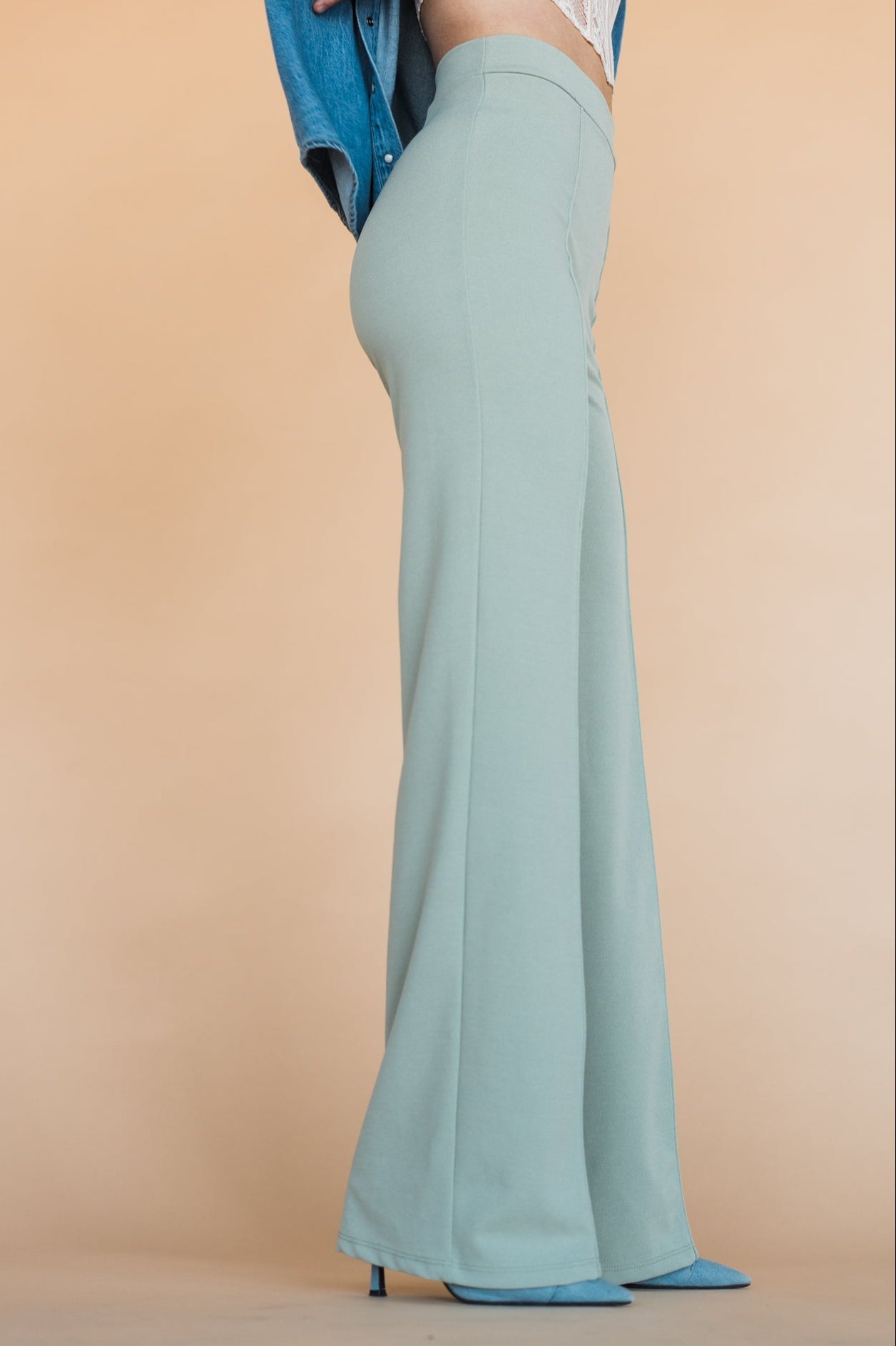 The Zoey Stretch Trouser In Sage