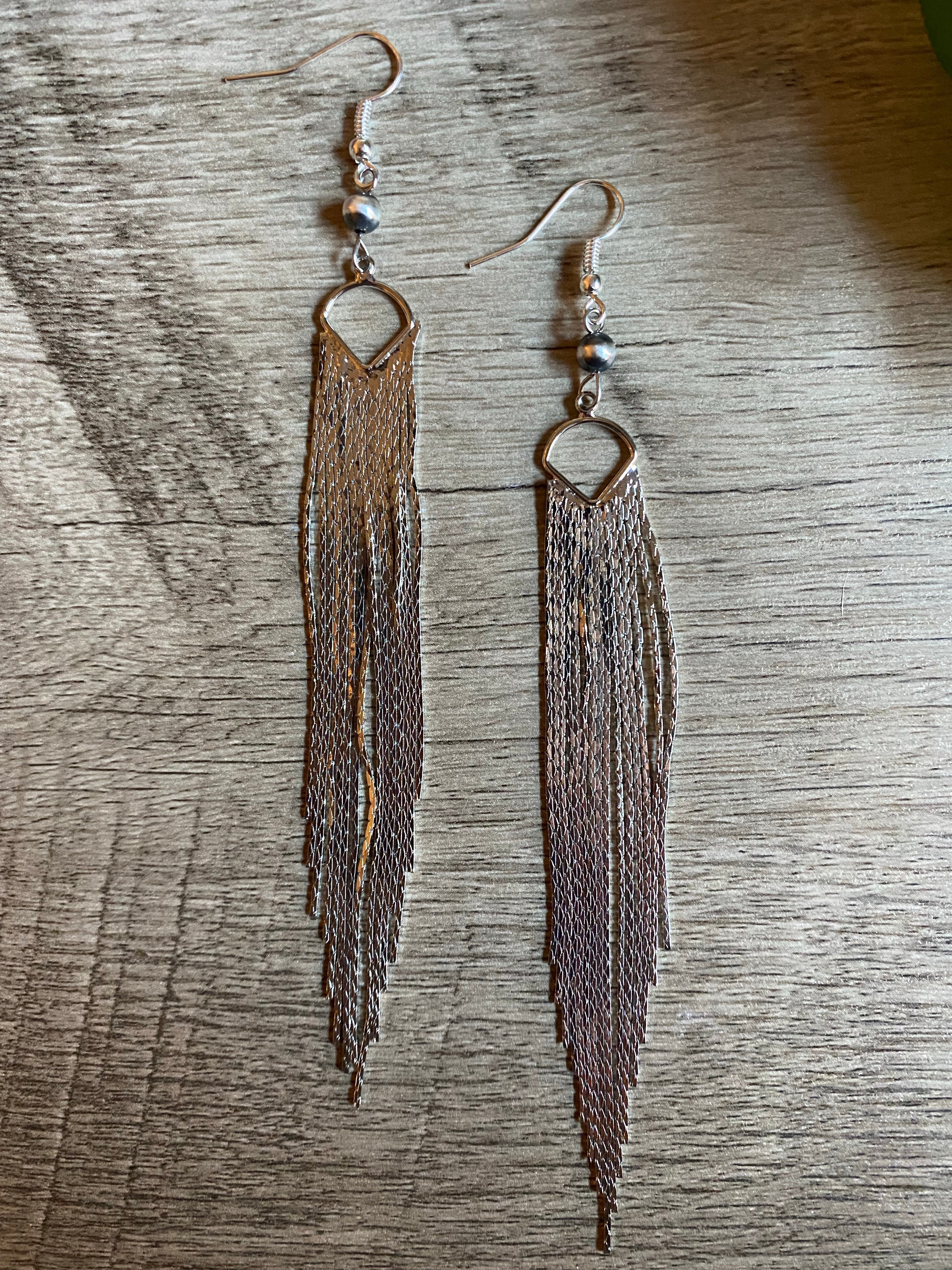 The Chic Dangle Sterling Silver Pearl Earrings