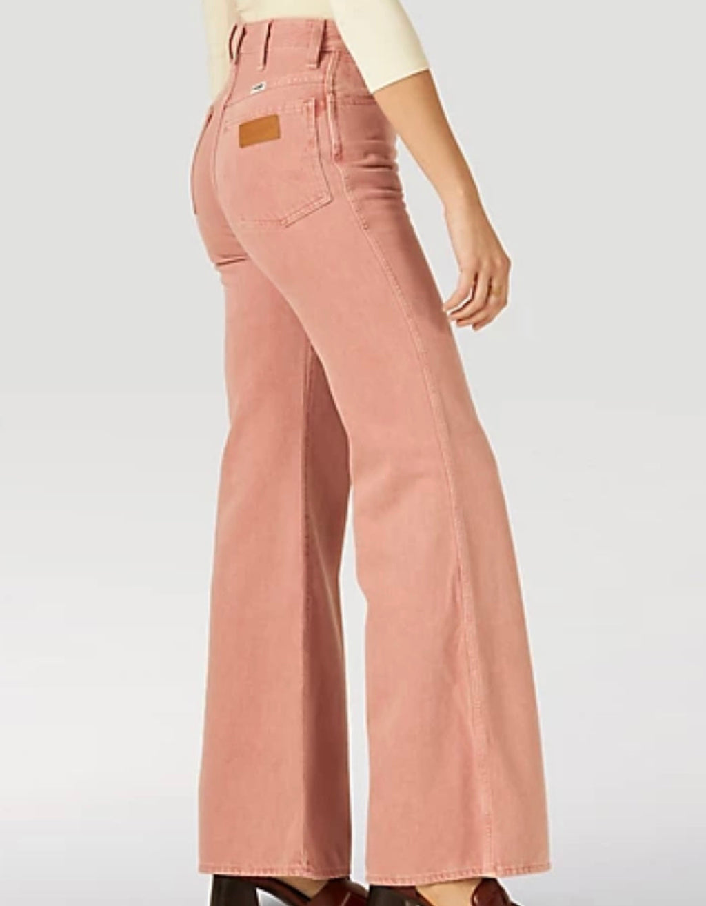 The Wrangler Wanderer 622 Rose Flares