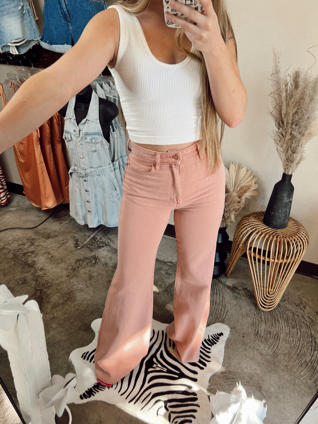 The Wrangler Wanderer 622 Rose Flares