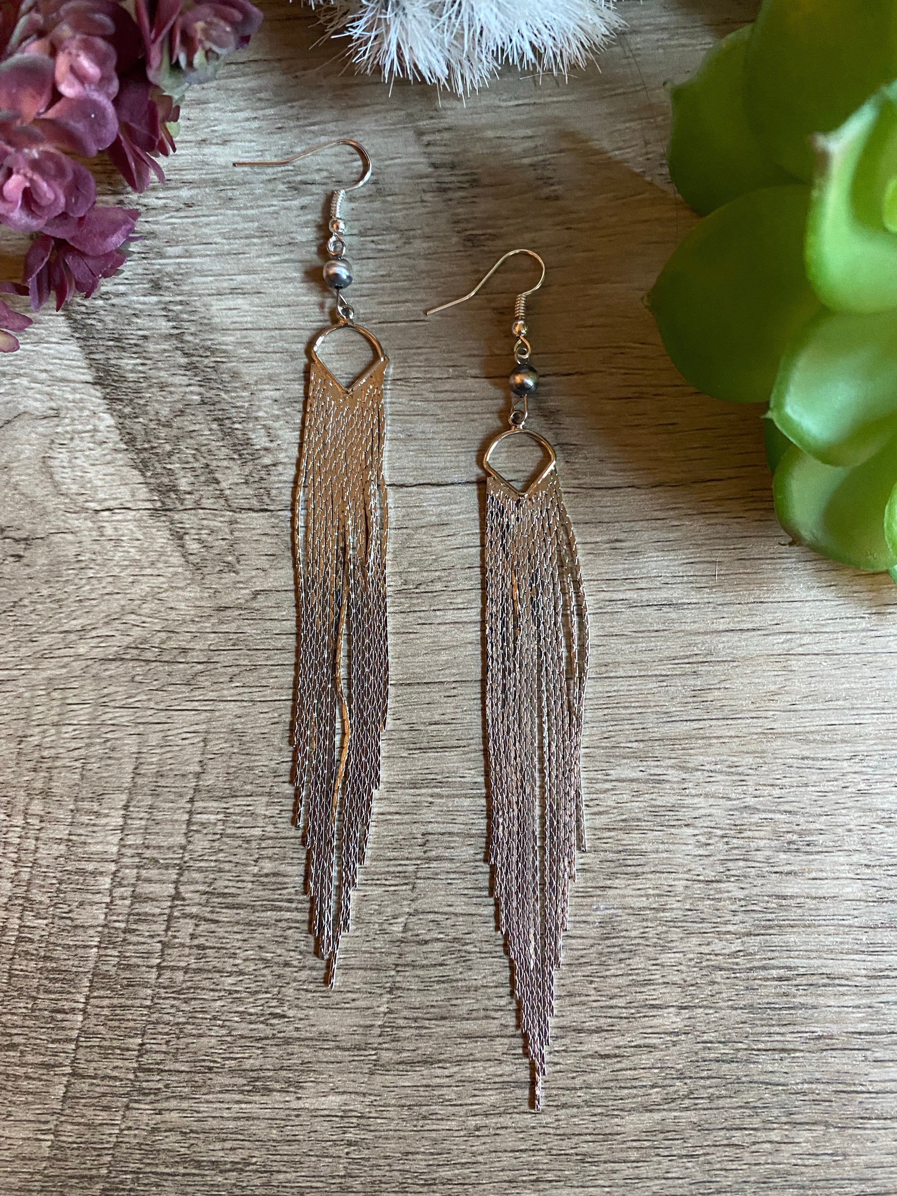 The Chic Dangle Sterling Silver Pearl Earrings