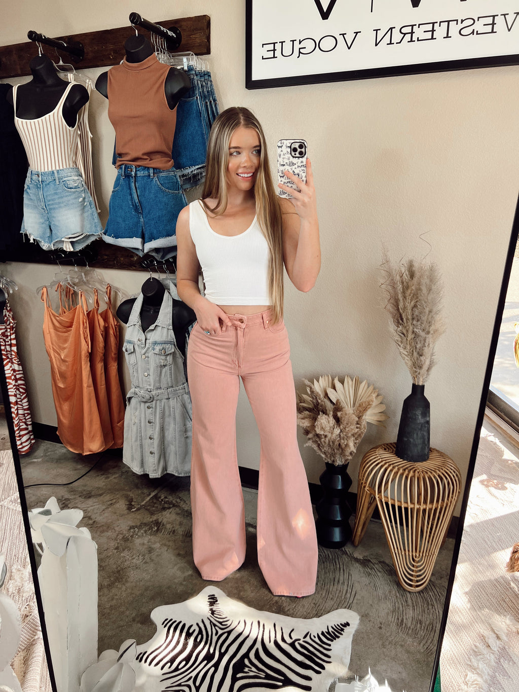 The Wrangler Wanderer 622 Rose Flares