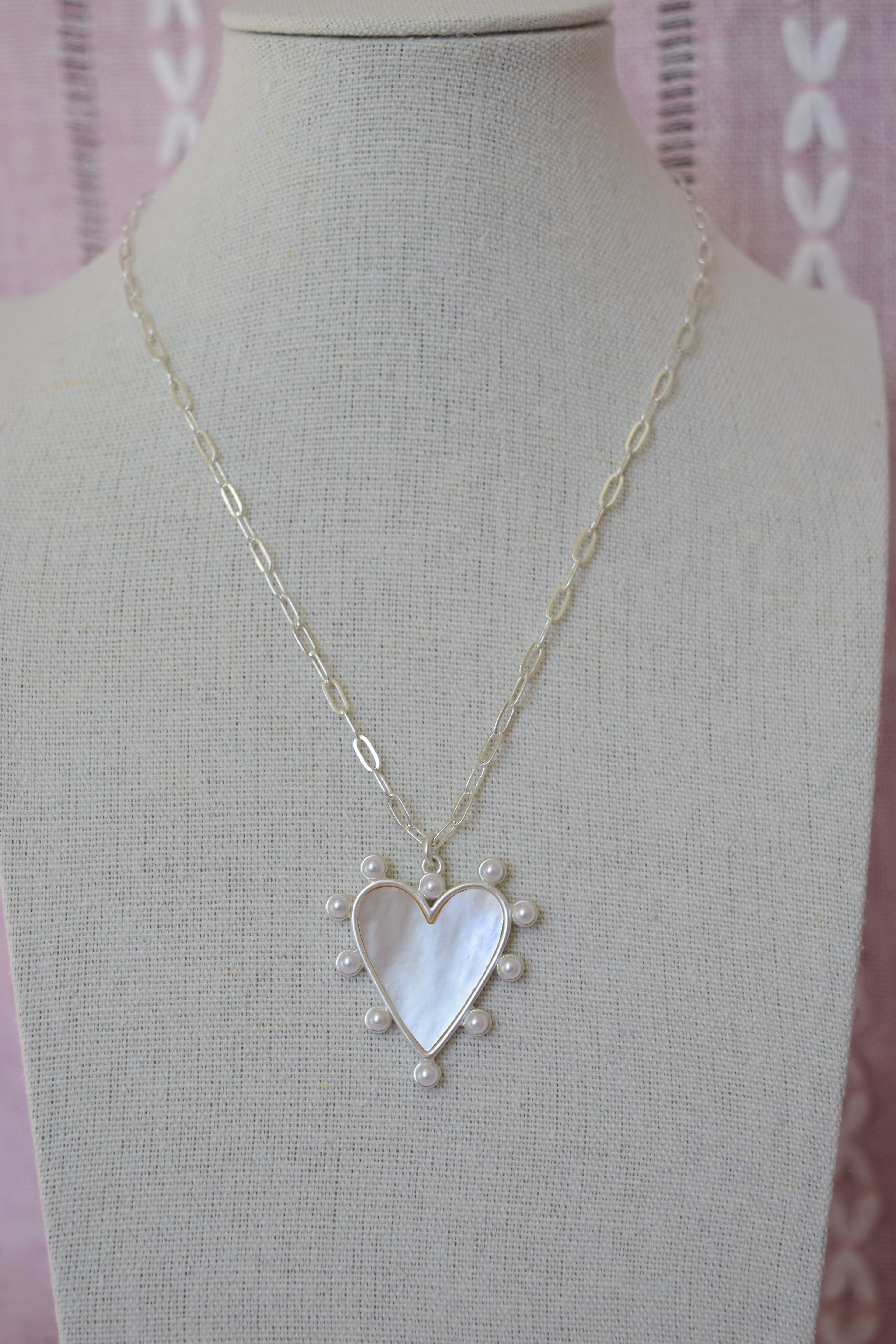 Dainty heart pendant necklace