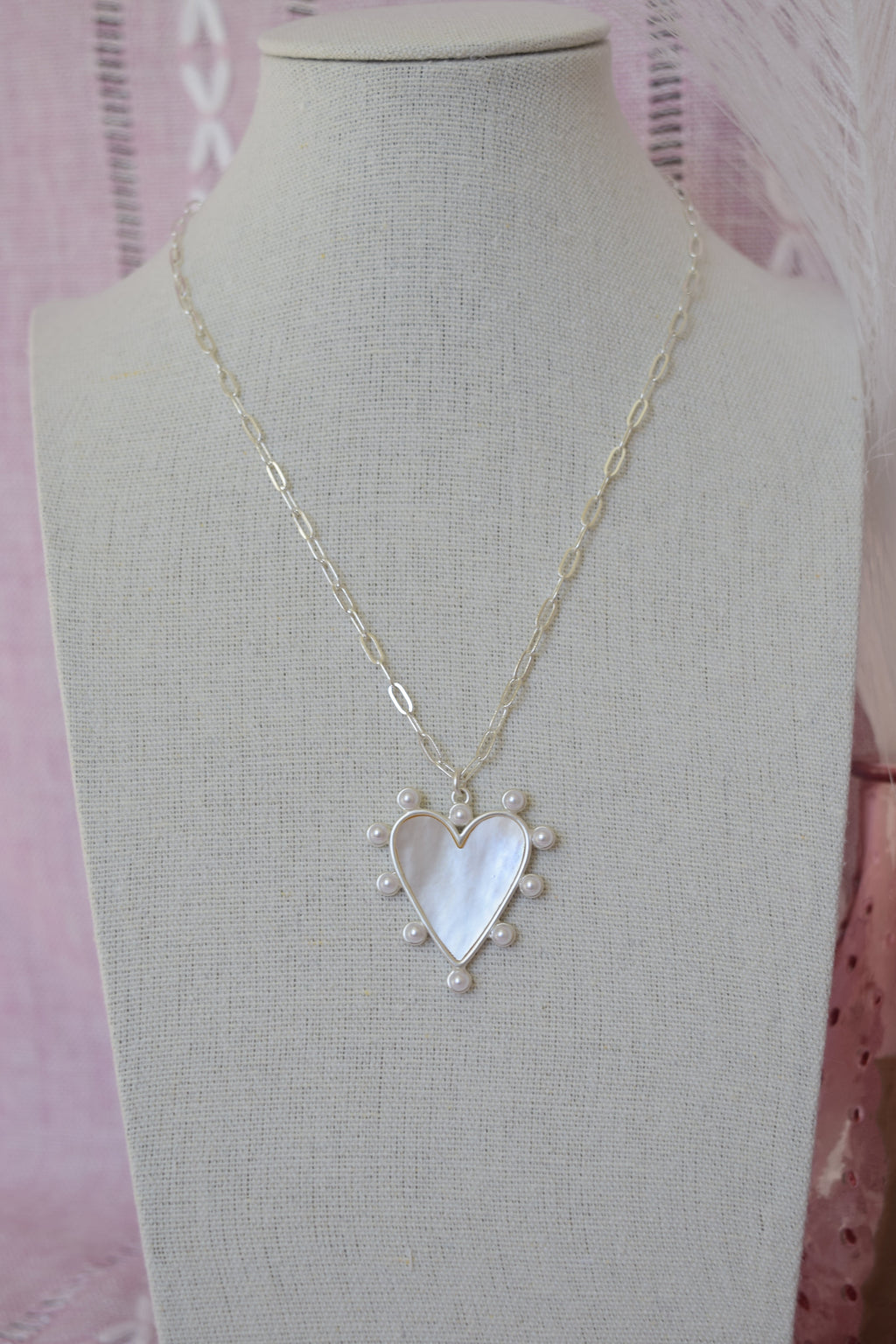 Dainty heart pendant necklace