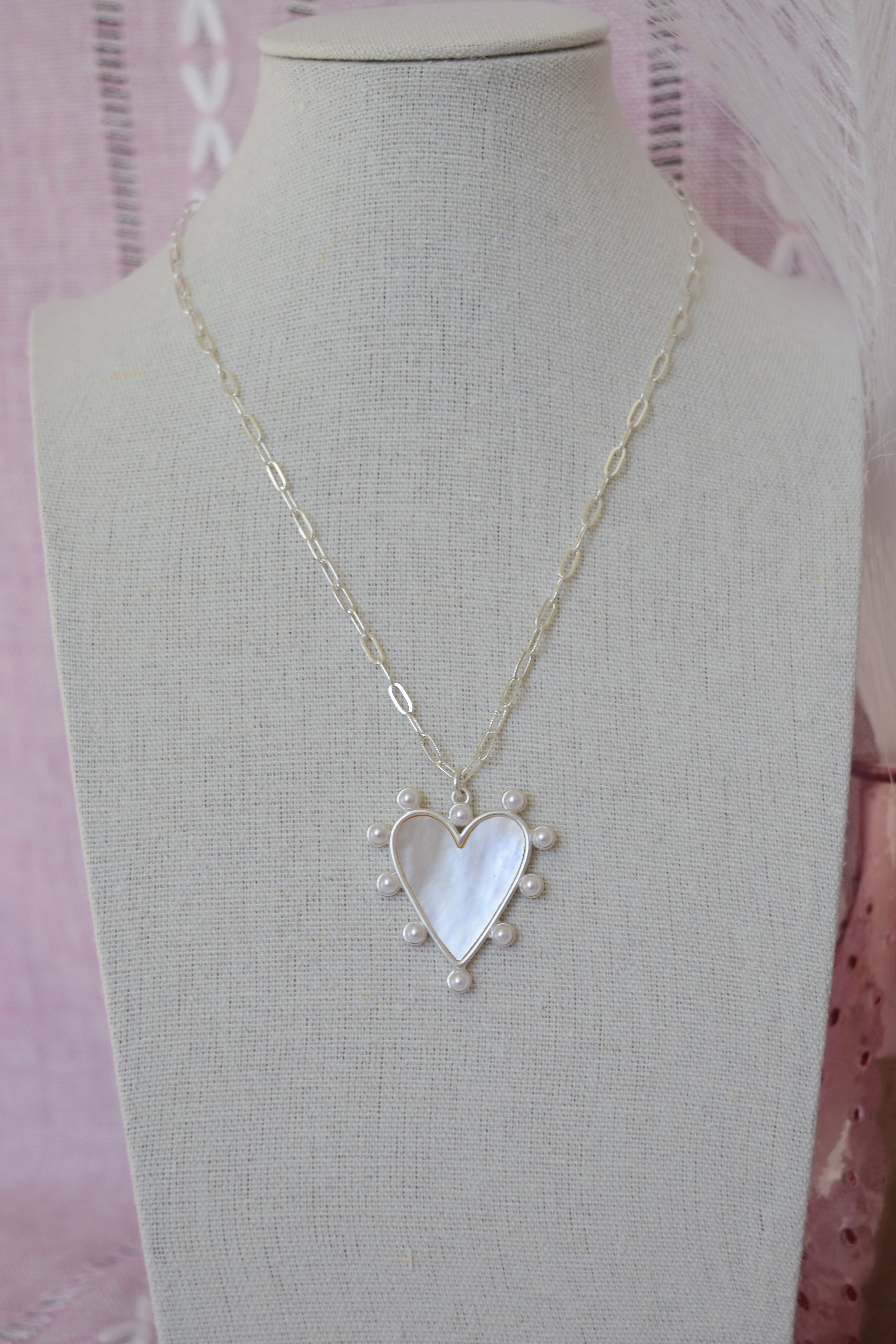 Dainty heart pendant necklace