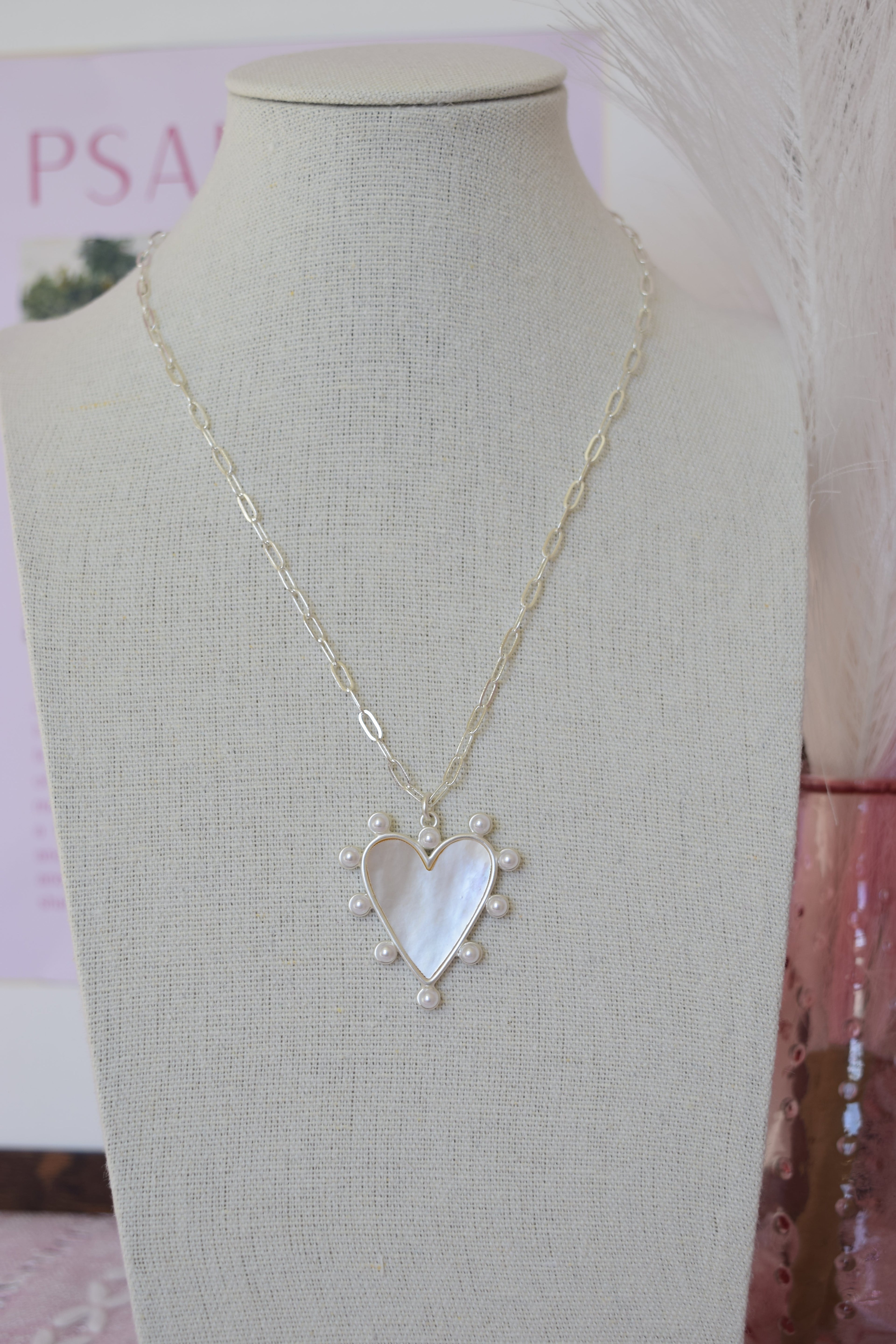 Dainty heart pendant necklace
