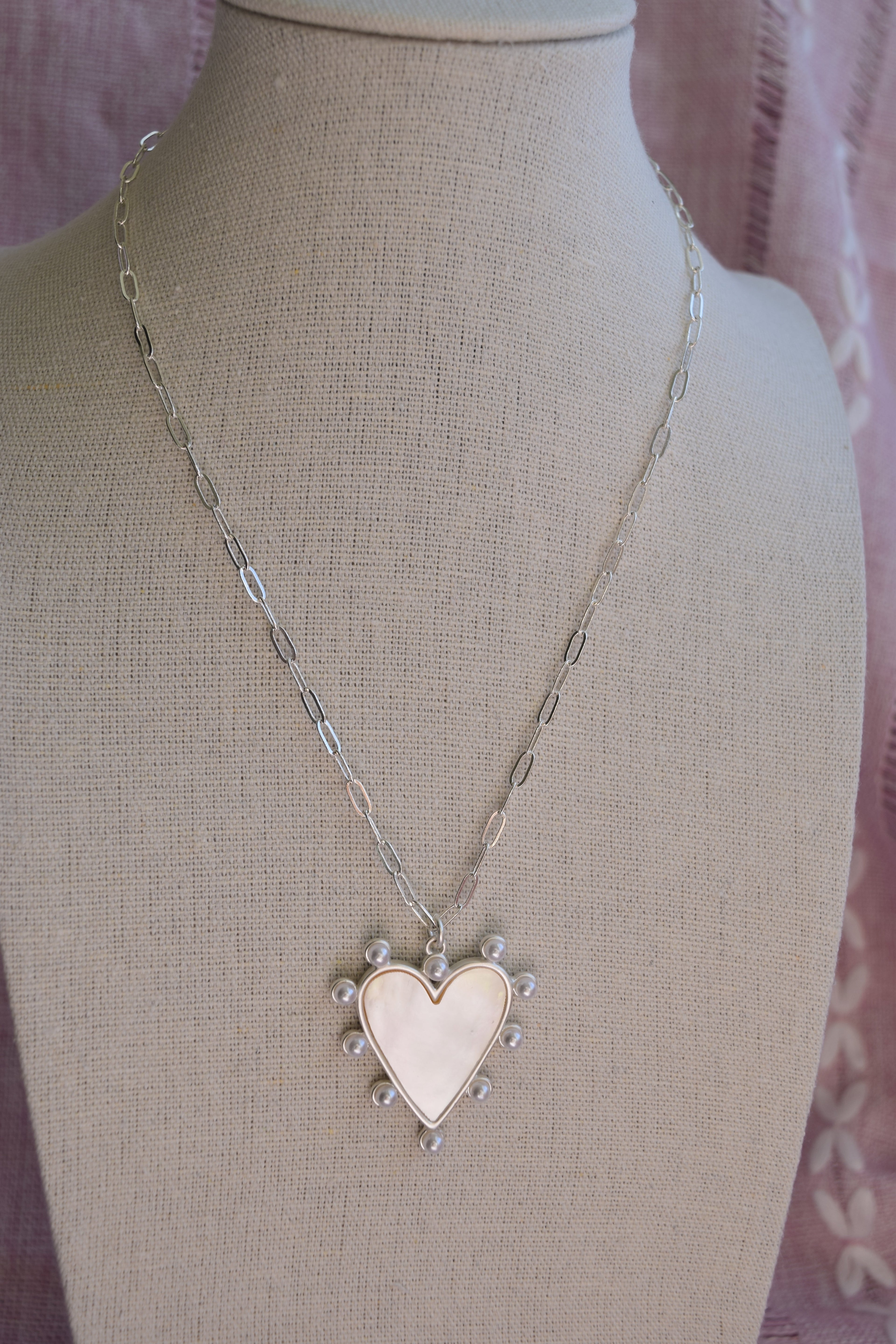 Dainty heart pendant necklace
