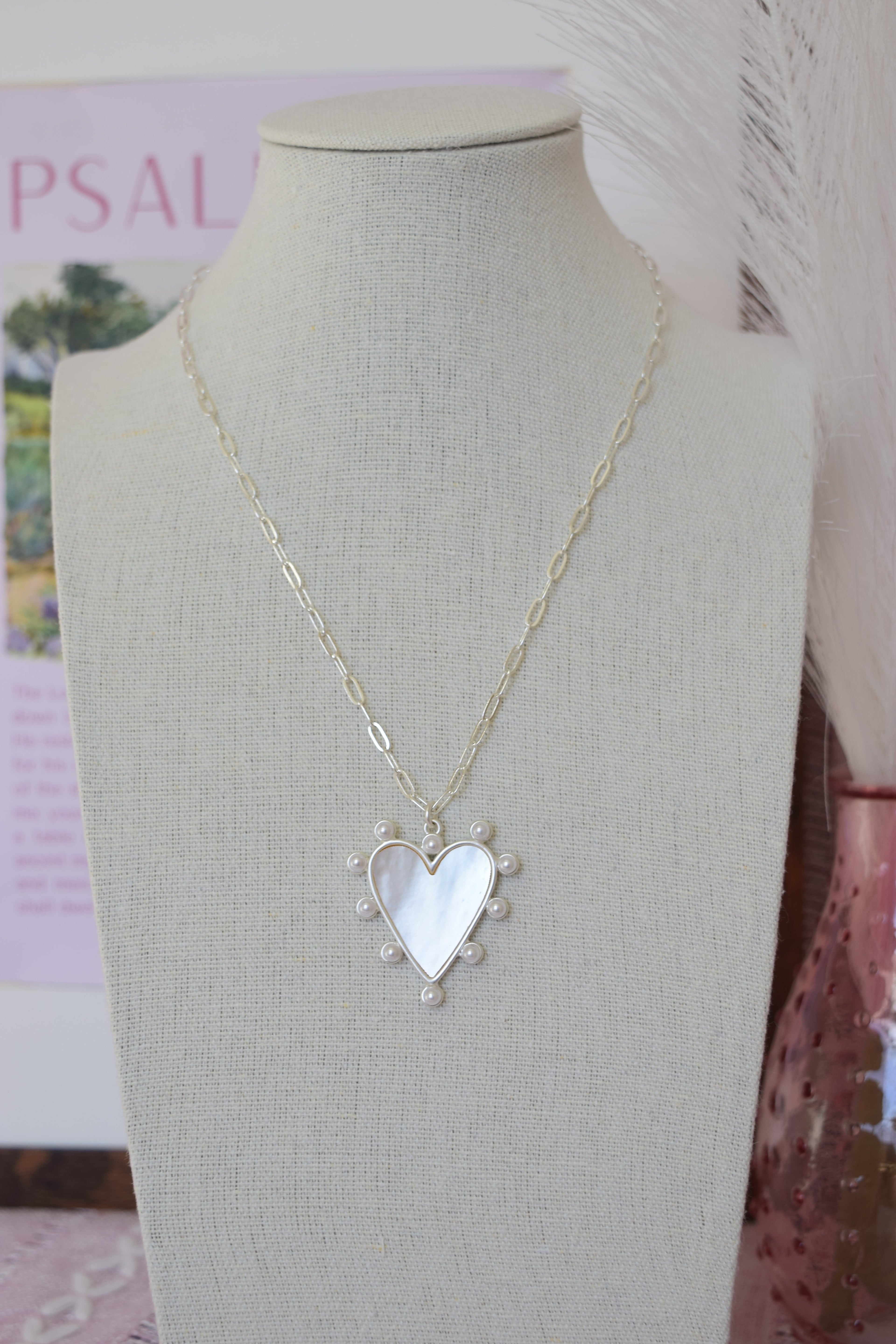 Dainty heart pendant necklace