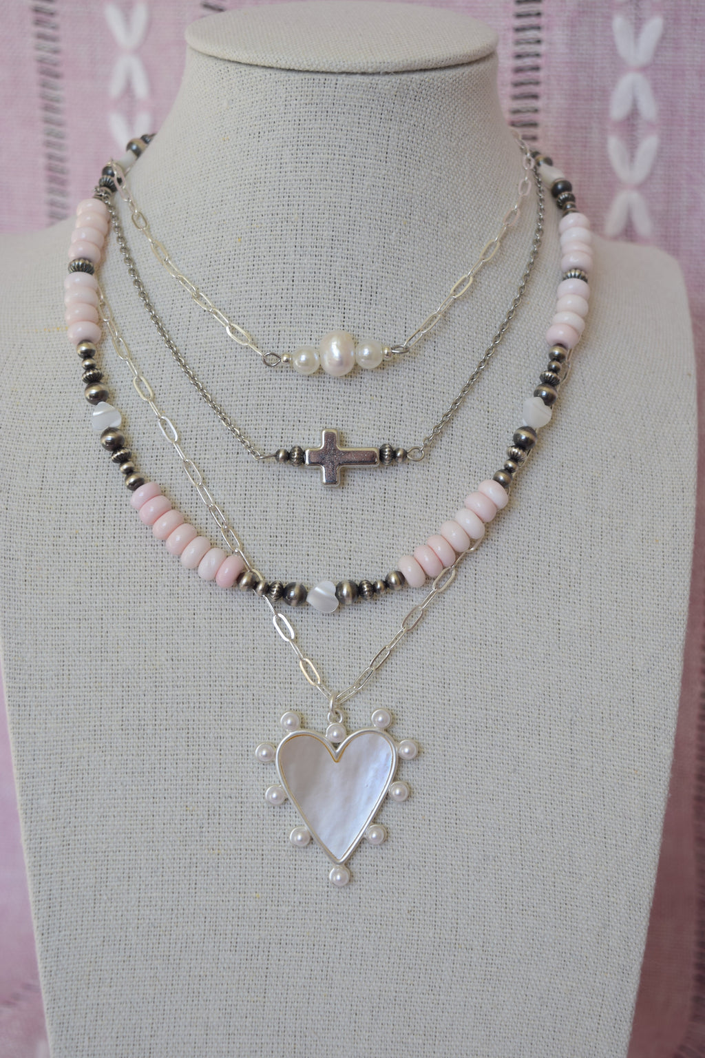 Dainty heart pendant necklace