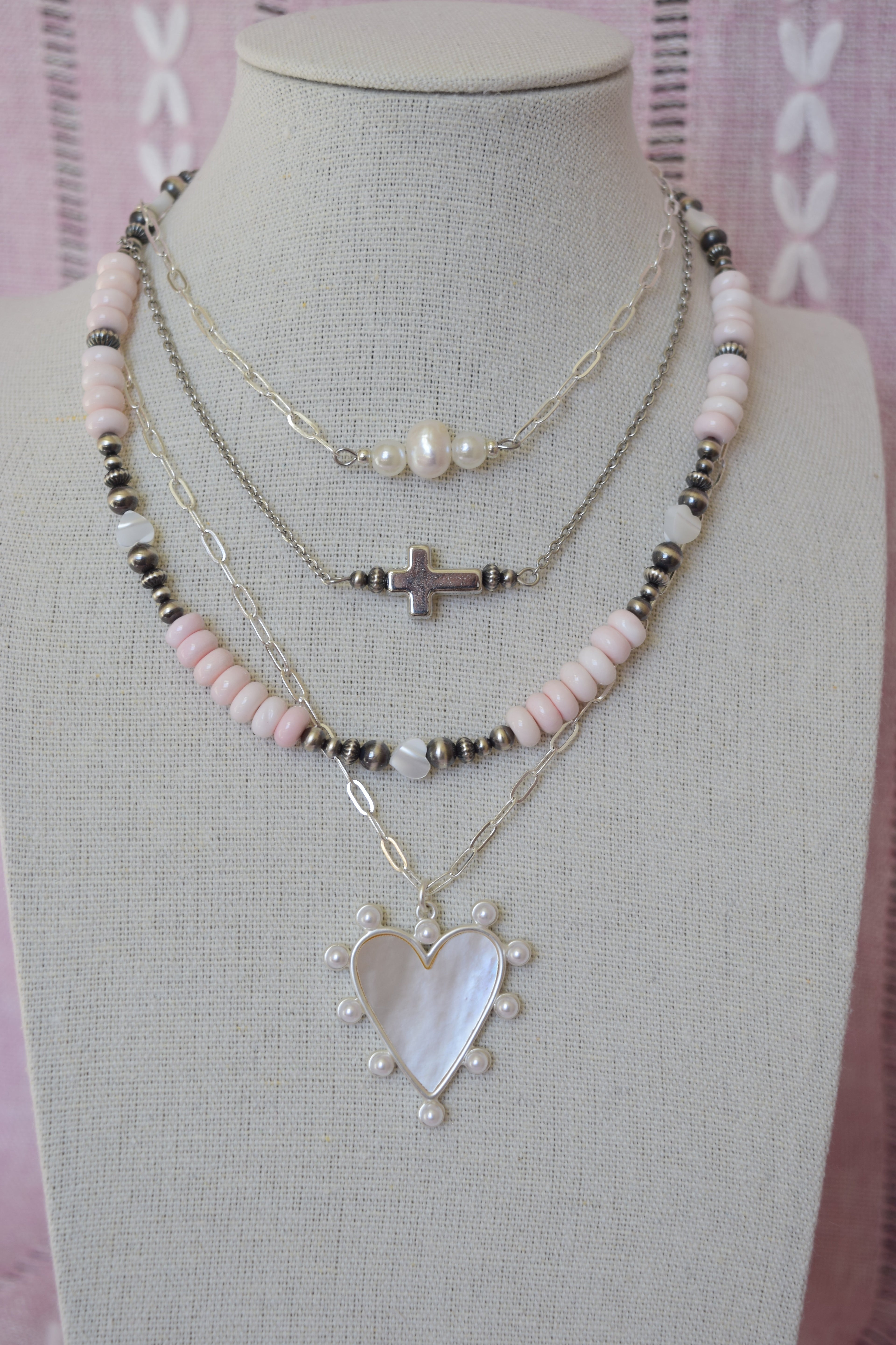 Dainty heart pendant necklace