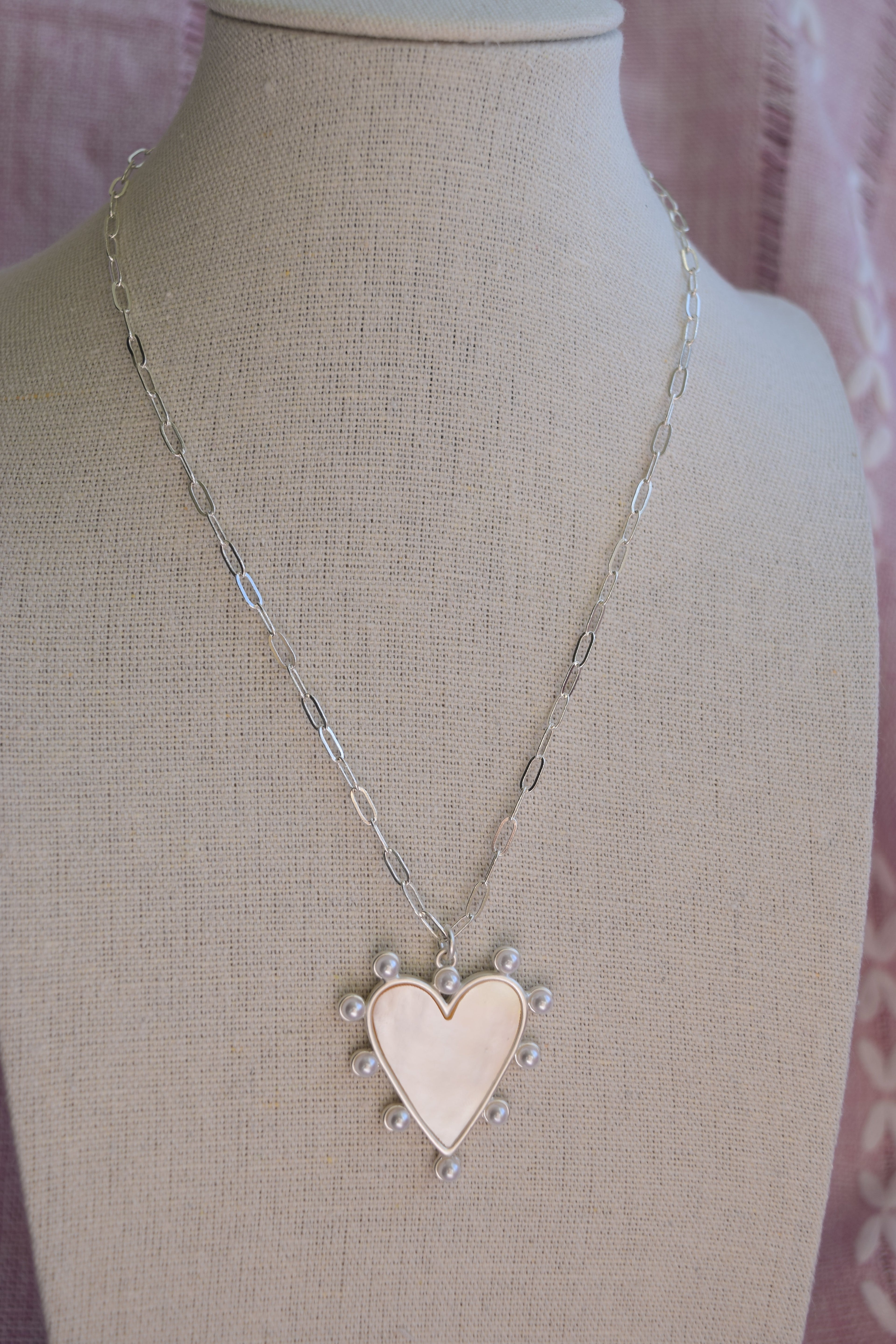 Dainty heart pendant necklace