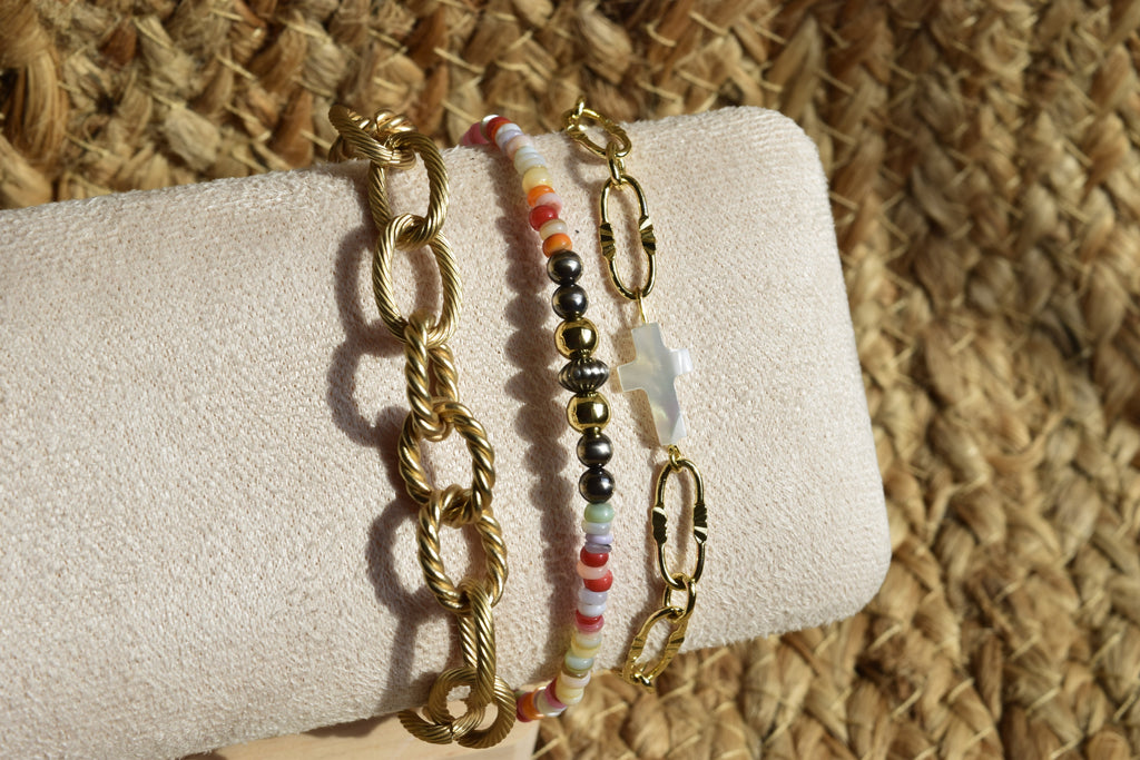 By His Grace bracelet in gold